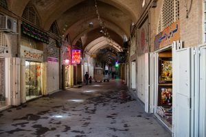 Największy bazar w Isfahanie następnego dnia po wolnym piątku o godzinie 10.